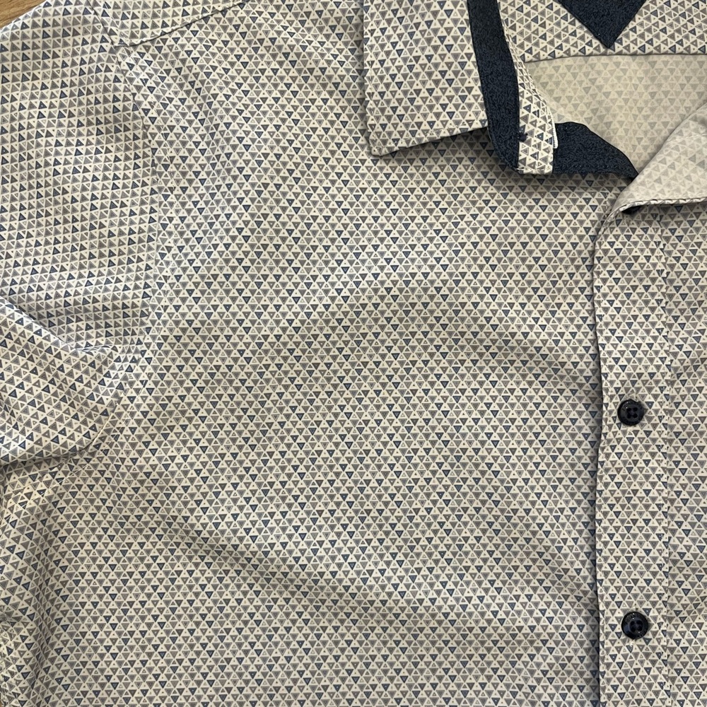 7 Diamonds 4 way stretch short sleeve shirt size M